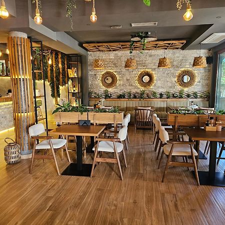 Lacasa Apartments & Restaurant Ulcinj Kültér fotó
