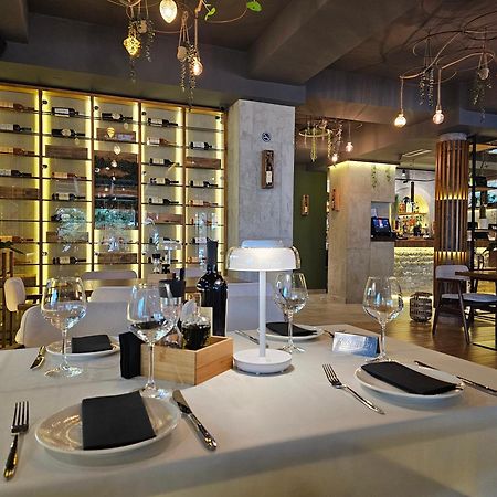 Lacasa Apartments & Restaurant Ulcinj Kültér fotó