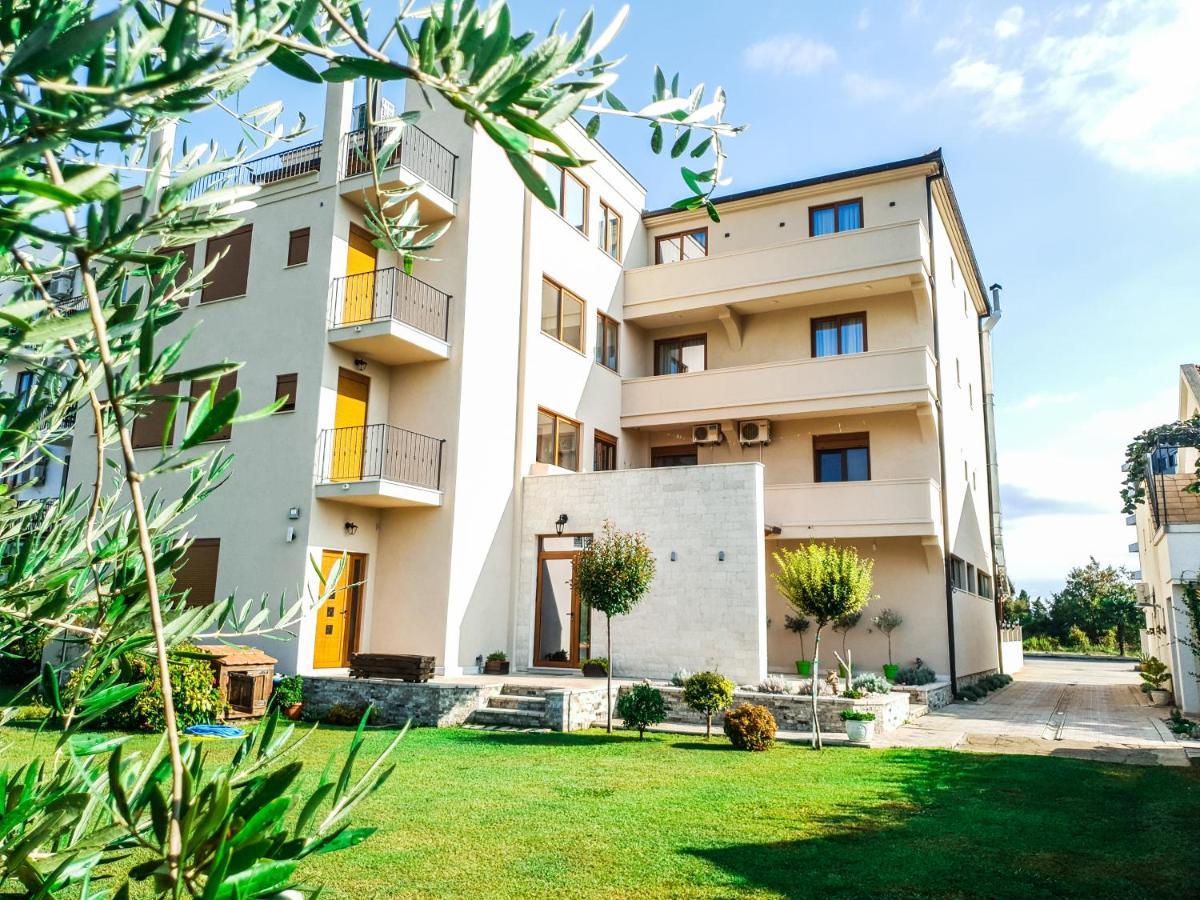 Lacasa Apartments & Restaurant Ulcinj Kültér fotó