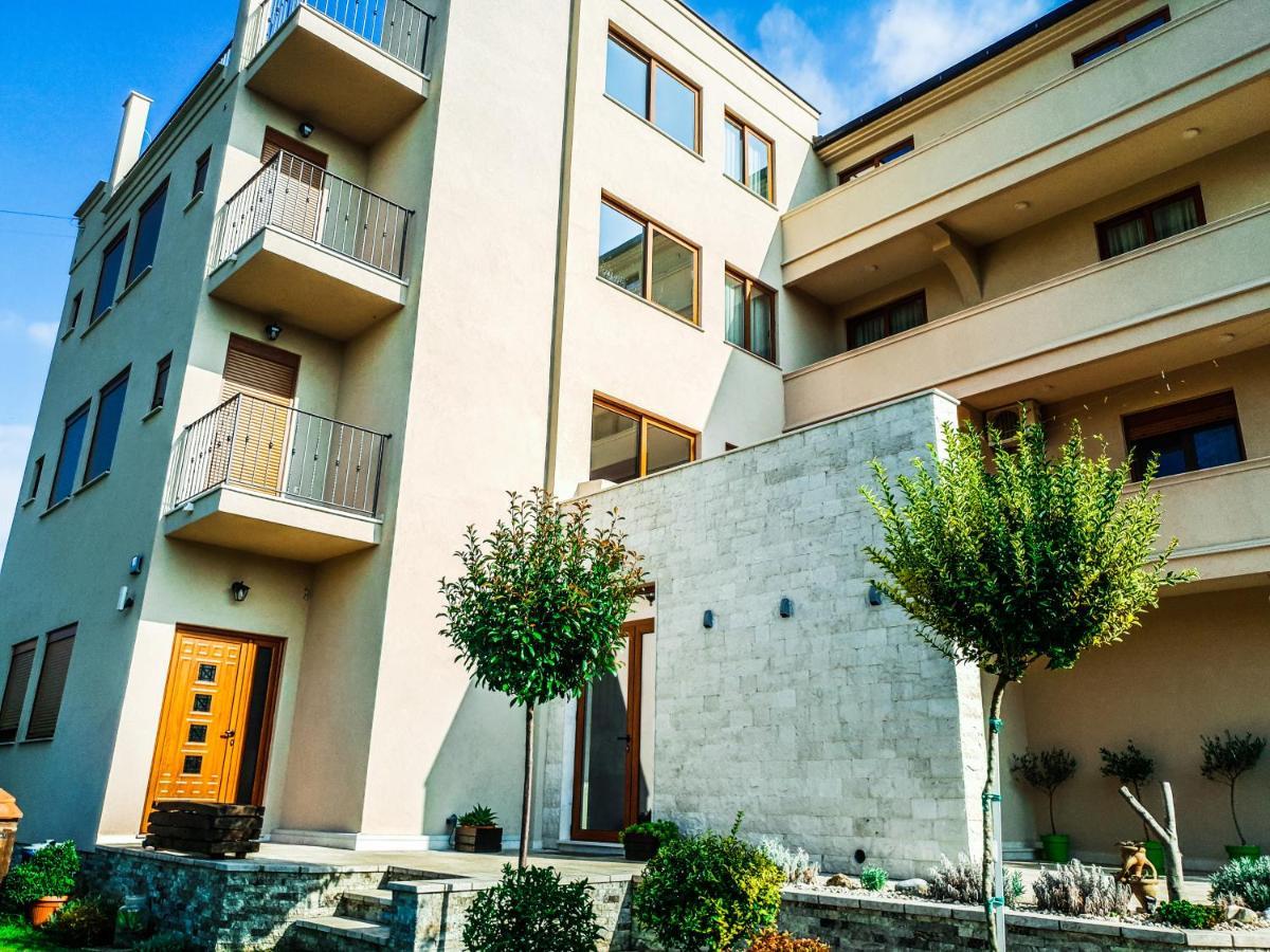 Lacasa Apartments & Restaurant Ulcinj Kültér fotó